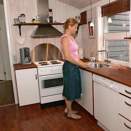 Three-bedroom Holiday In 10